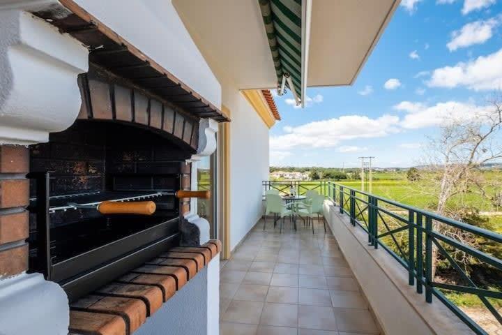 Apartment Alfarmar - Pool, Beach Only A Few Minutes Away Albufeira Exterior photo